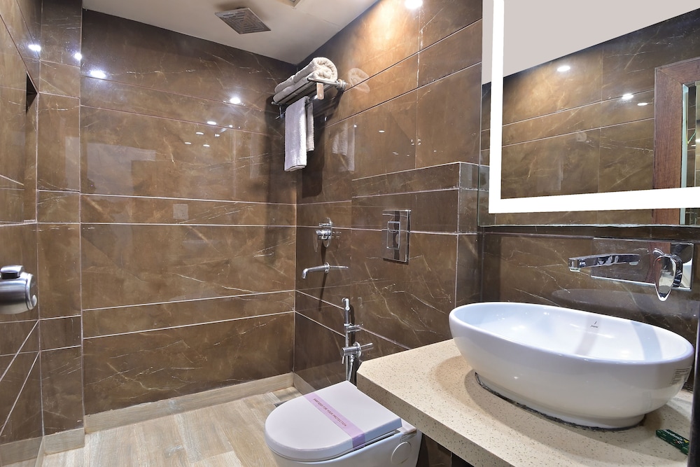 Suite Room - Photo 3