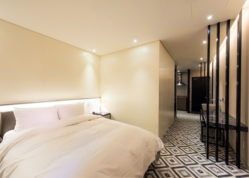 [Chicken/Beer PKG] Residence Superior Double Room