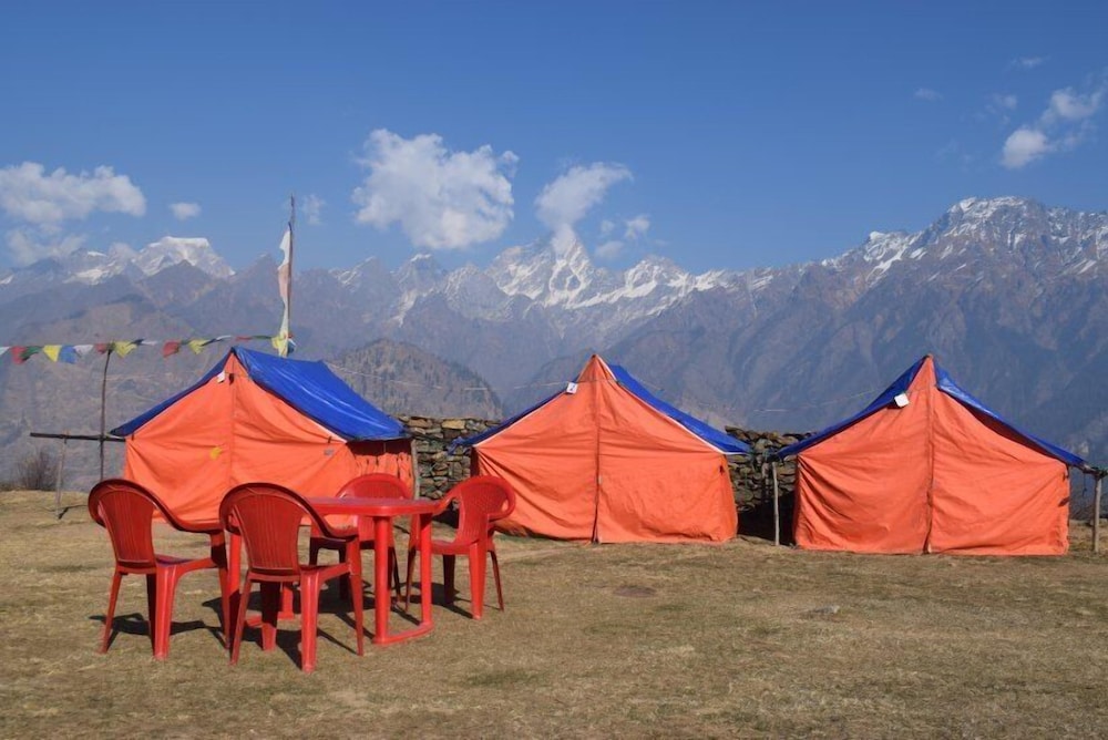 Deluxe Tent photo 2