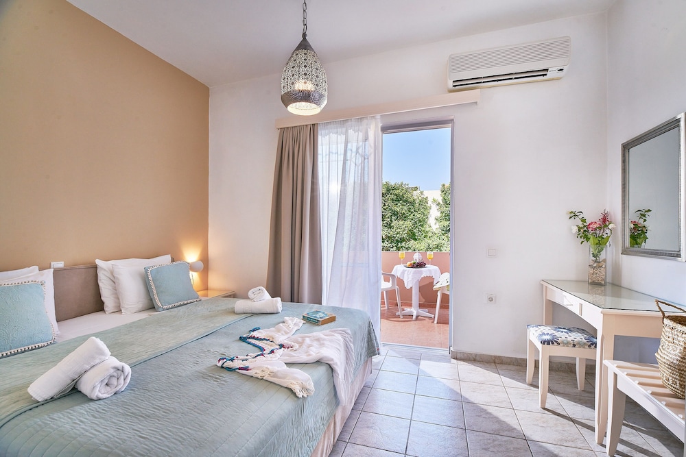 Apartment, 1 Bedroom, Ground Floor (2 Balconies) photo 3