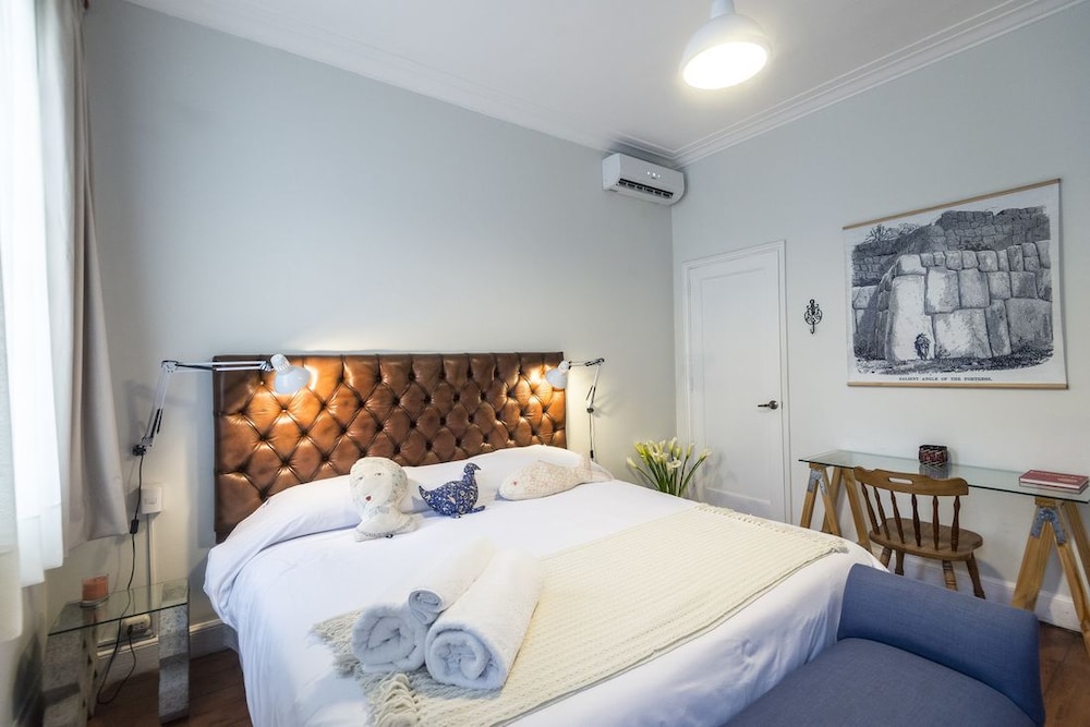 Double Room, 1 King Bed, Balcony photo 2