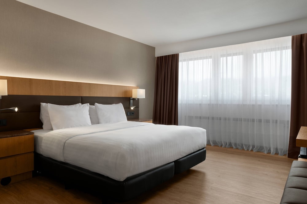 Available room