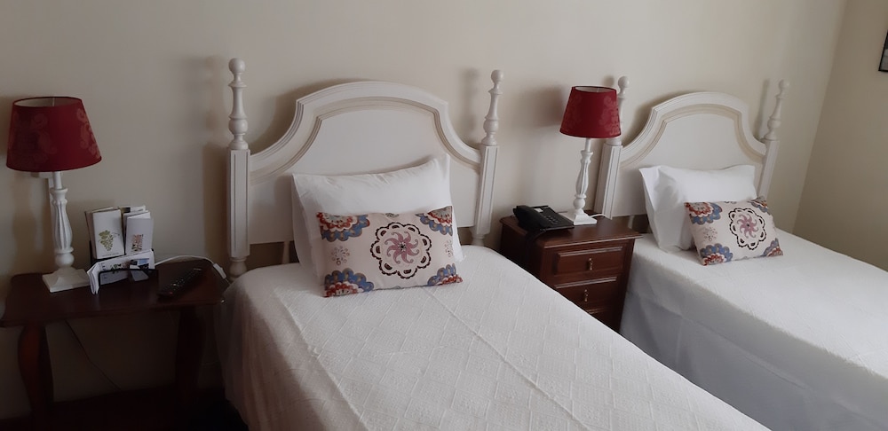 Twin Room, 2 Twin Beds, City View photo 3