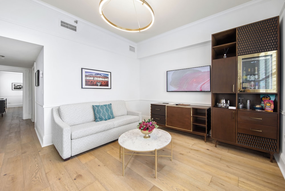 Superior Suite, Multiple Beds, Courtyard View (1 Bedroom Suite W/ 2 Queens and Sofa)