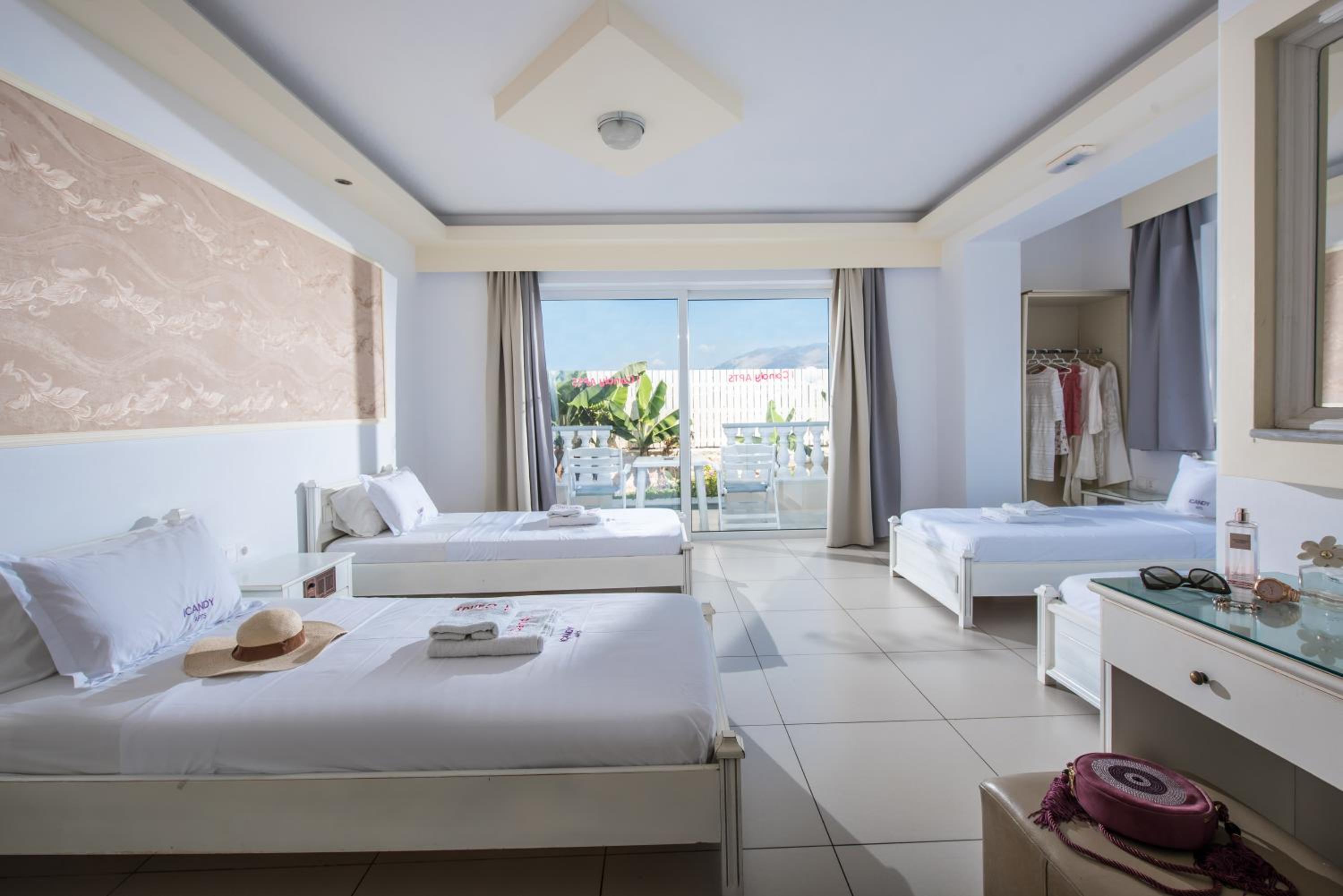 Standard Quadruple Studio