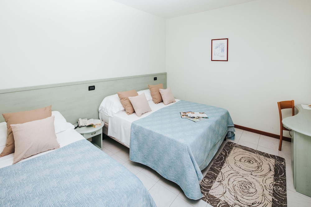 Family Triple Room, Balcony, Sea View