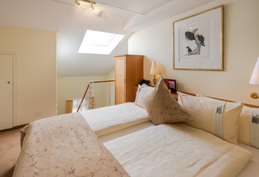 Superior Twin Room, 2 Twin Beds - Photo 12
