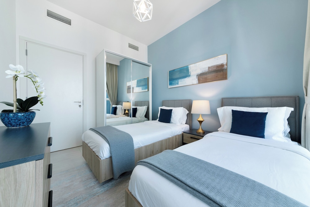 Comfort Apartment, 2 Bedrooms, Pool Access, Sea View photo 3