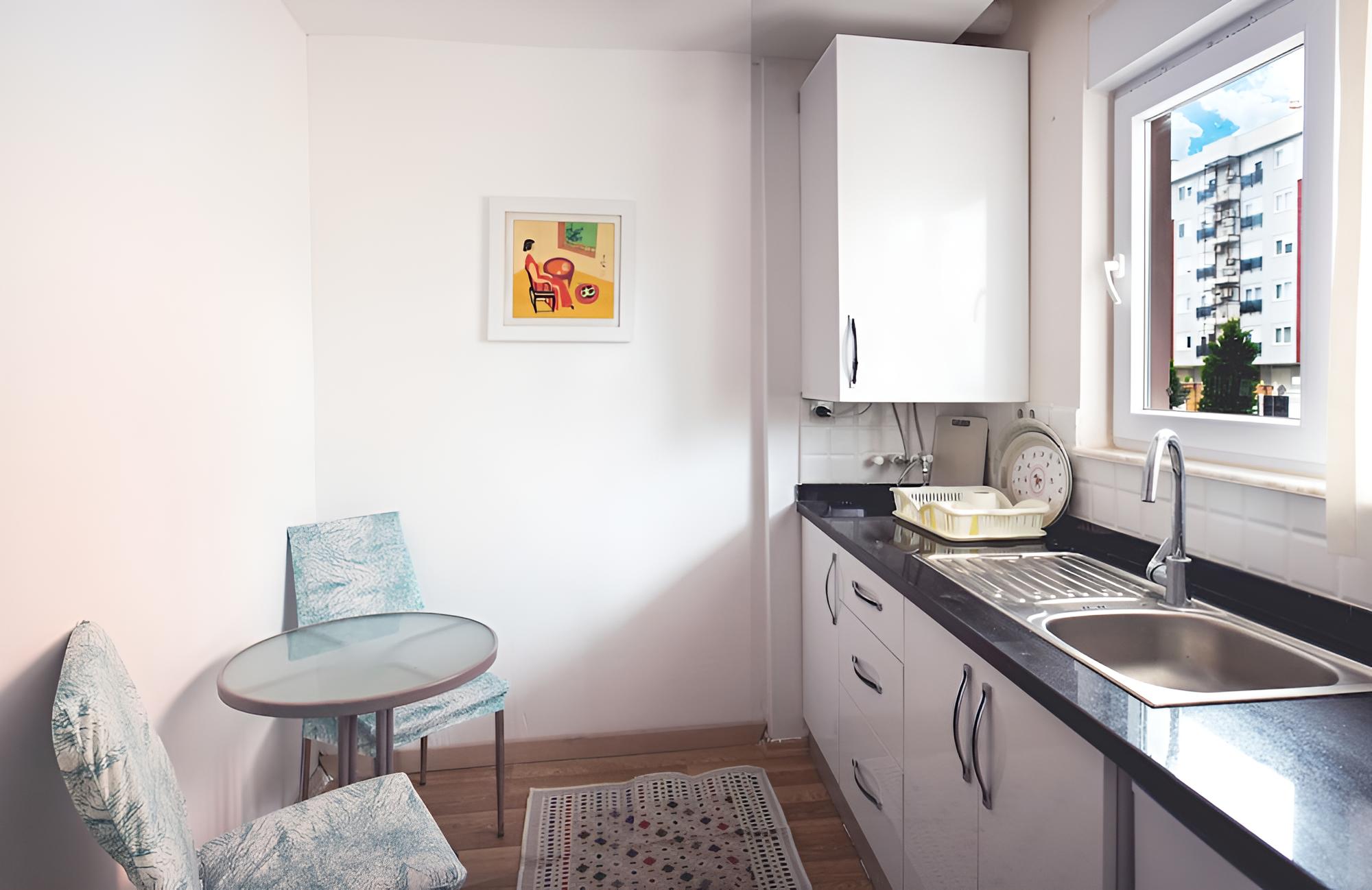 Economy Studio Suite photo 1