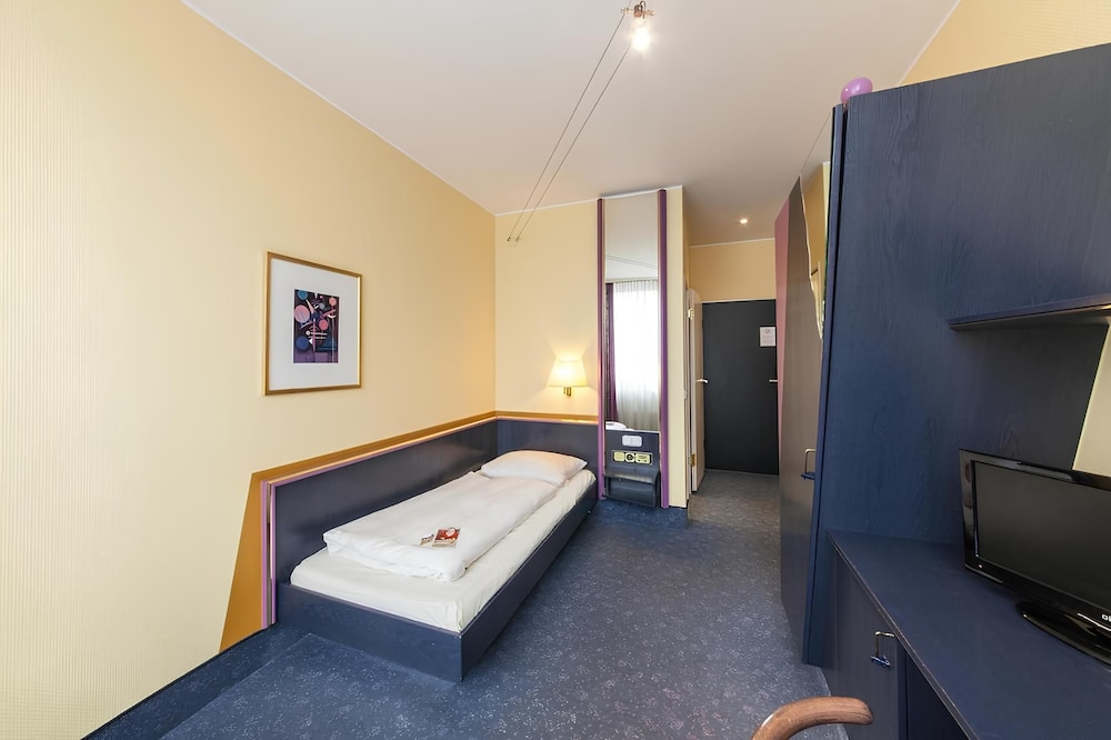 Standard Single Room photo 2