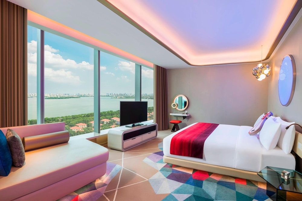 Fabulous King Room, 1 King Bed, Lake View photo 1