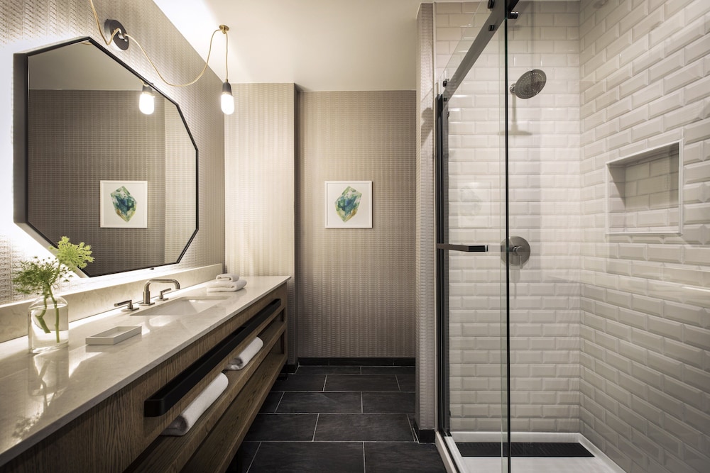 Quadruple Room with Two Double Beds, 4 Adults Occupancy and Bath Tub (Accessible) thumbnail 6