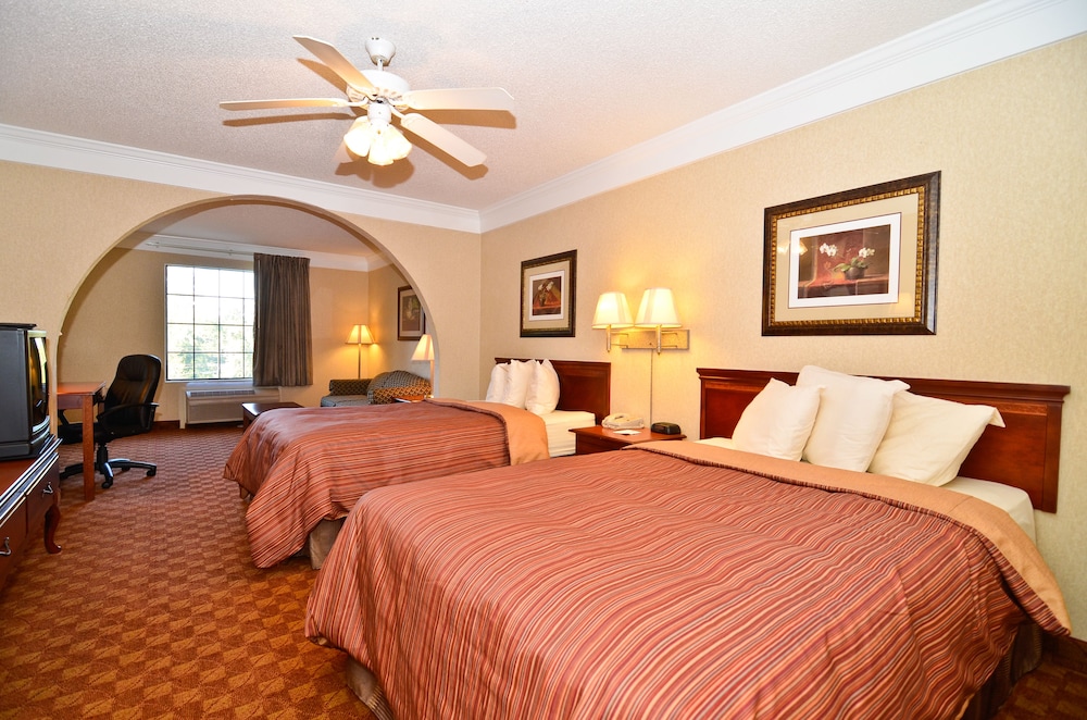Standard Suite, 2 Double Beds, Non Smoking, Refrigerator & Microwave photo 2