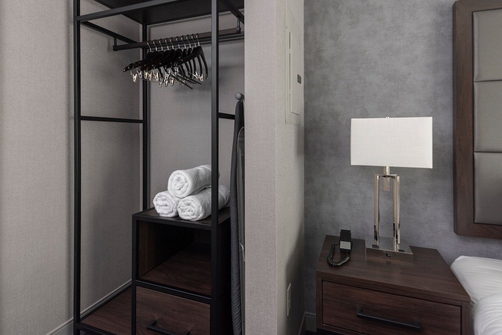Suite, 1 Bedroom (Mobility/Hearing Accessible, Tub) photo 1