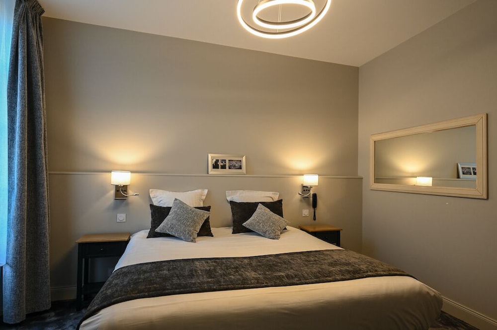 Executive Room - Photo 7