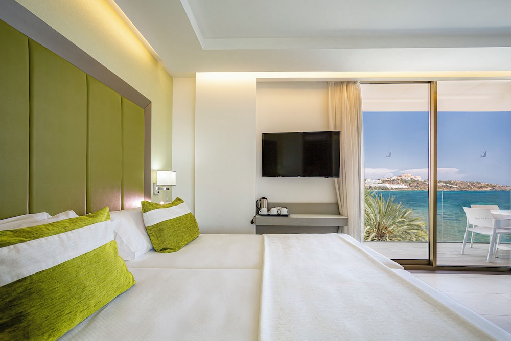 Superior Room, Partial Ocean View - Photo 1