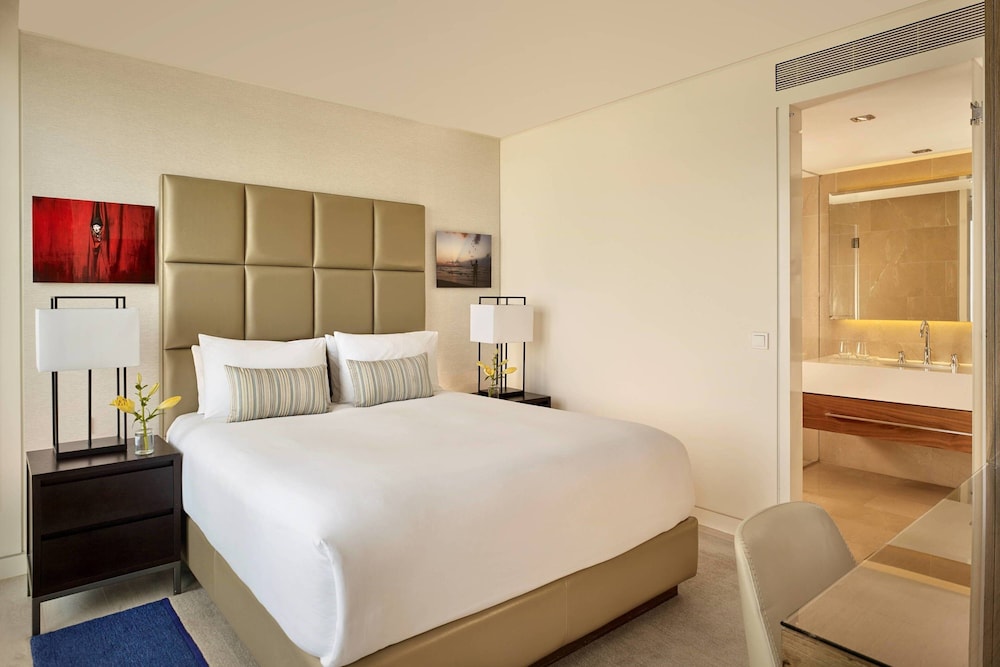 Two Bedroom Suite, 1 King & 1 Queen Beds, Sea View (Duplex Bi-Level Suite)