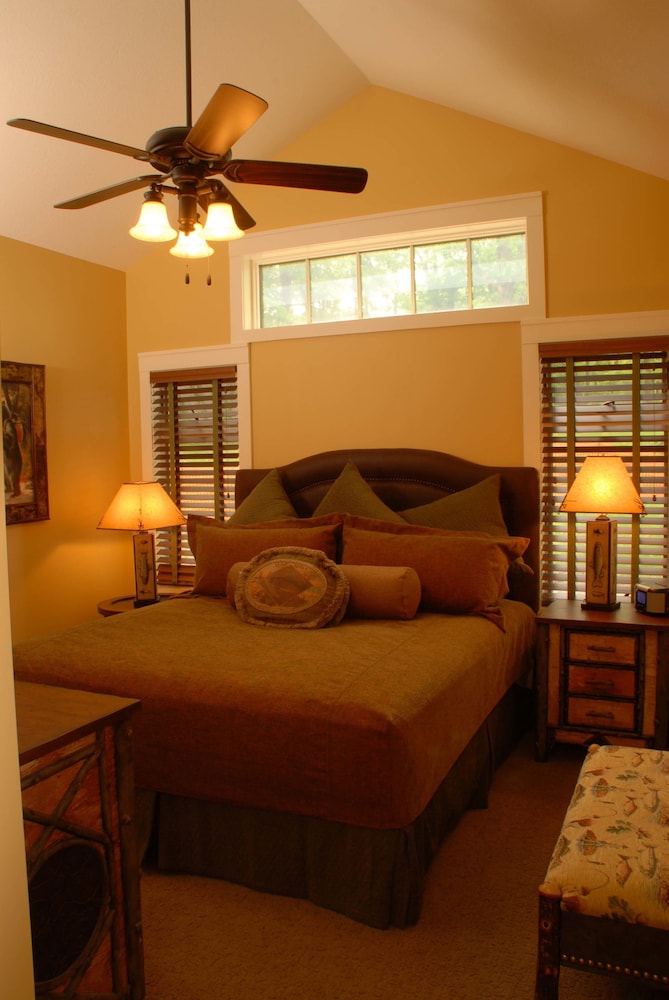 Cabin, 3 Bedrooms, Kitchen, Resort View photo 1