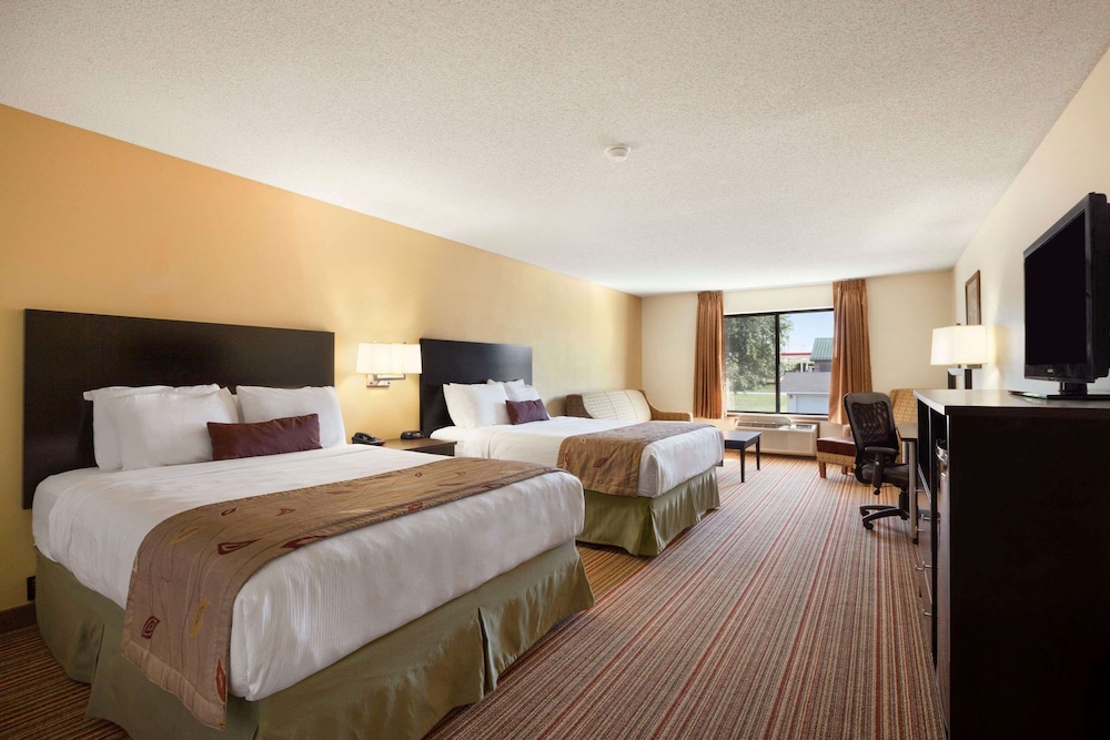 Room, Multiple Beds, Non Smoking (Efficiency) - Photo 1
