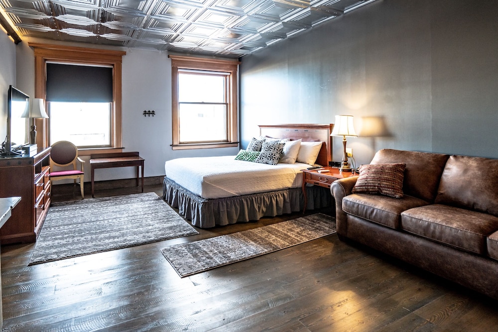 Copper Suite photo 1