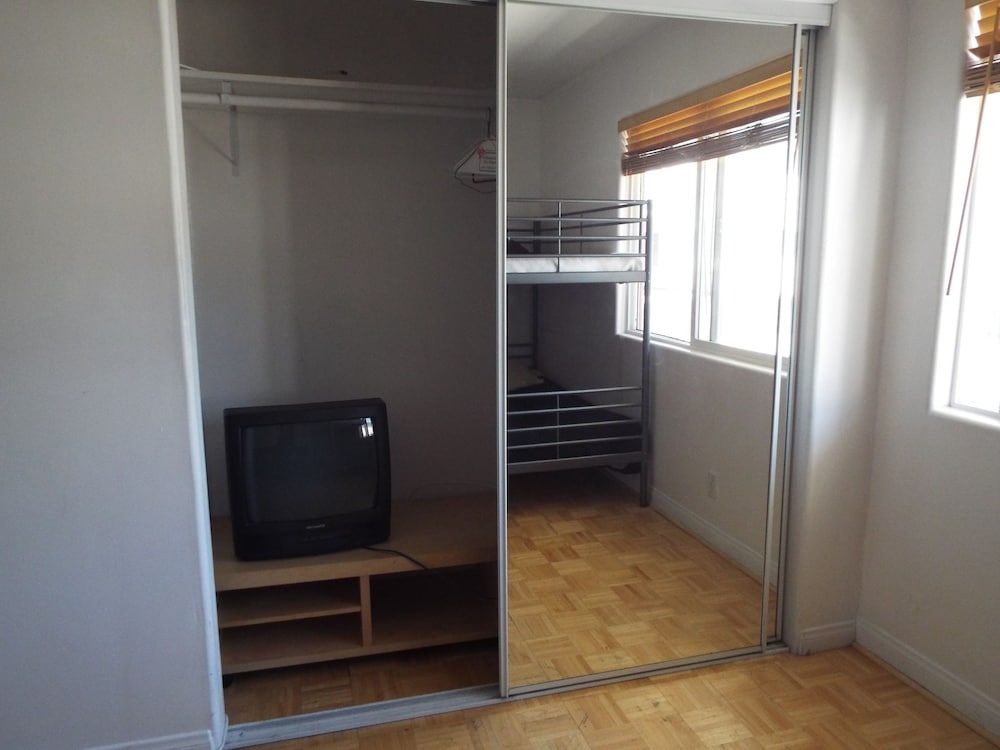3 Bedroom 2 Bath Apartment photo 3