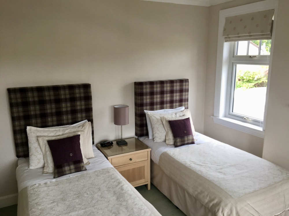 Twin En-suite photo 2
