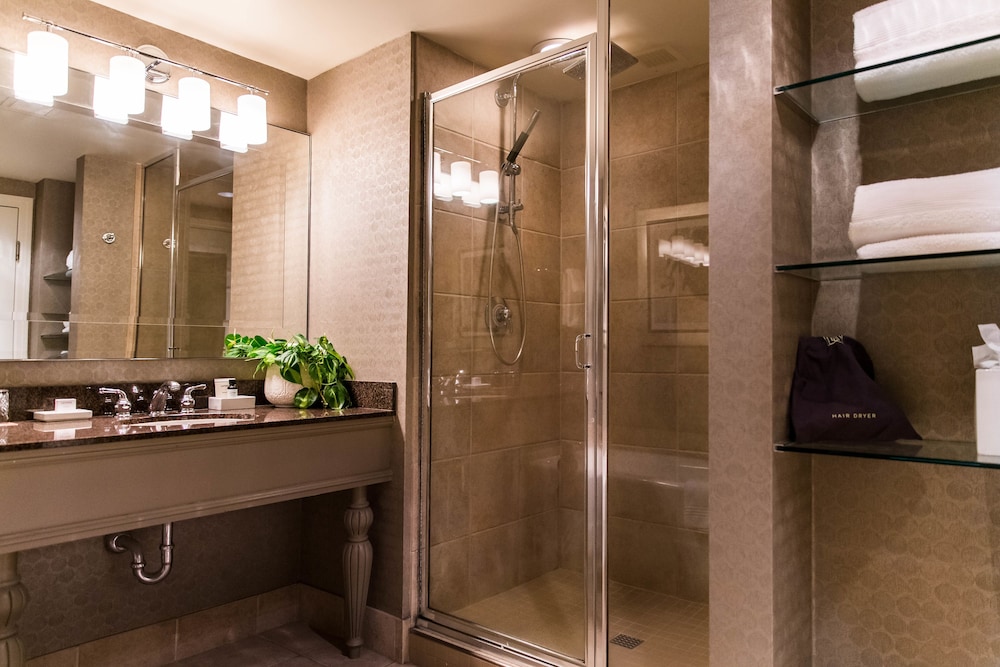 Premium Room, 2 Double Beds - Photo 9