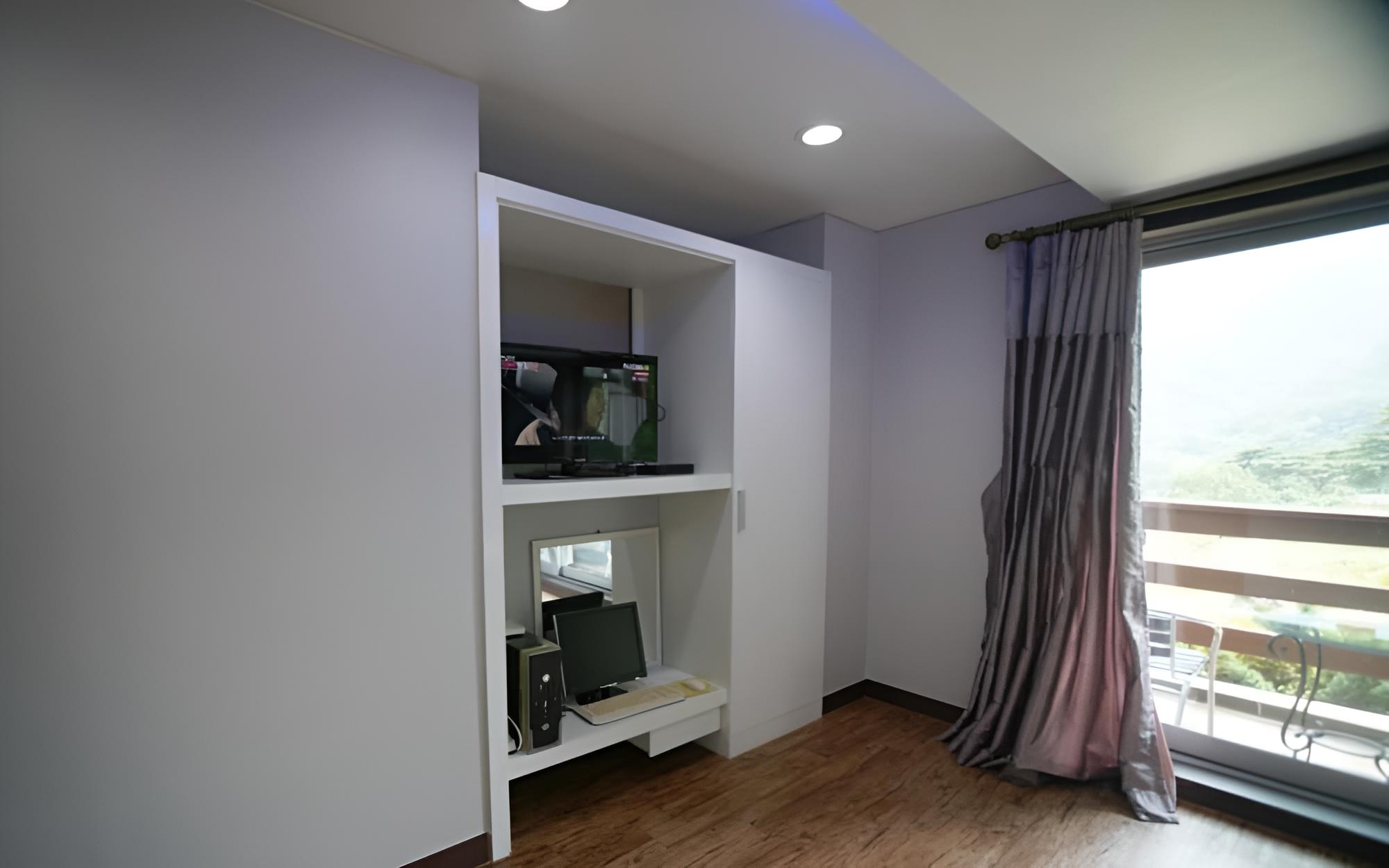 Room (Cygnus) - Photo 2