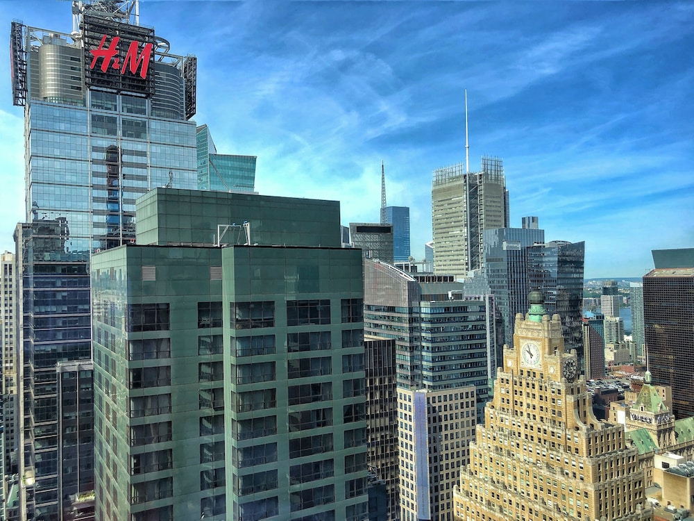 Deluxe Suite, 1 King Bed (Times Square)