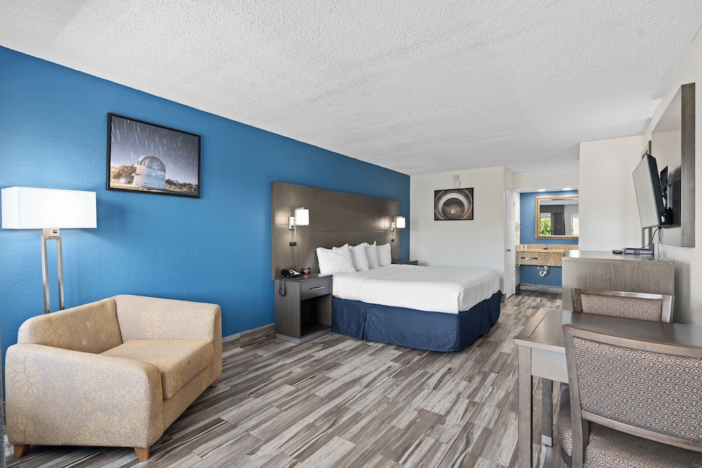 Room, 1 King Bed, Non Smoking photo 1