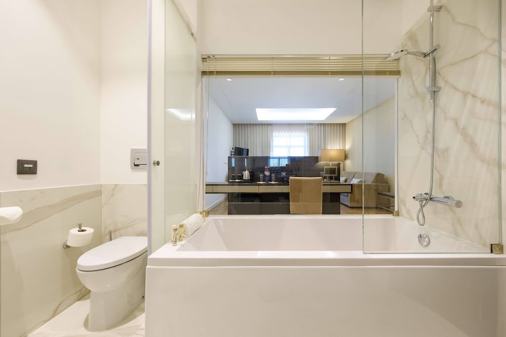 Superior Suite - Photo 4