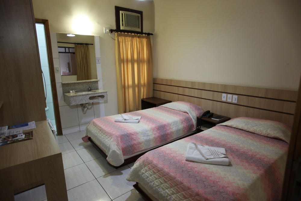 Executive Twin Room, 3 Twin Beds photo 1