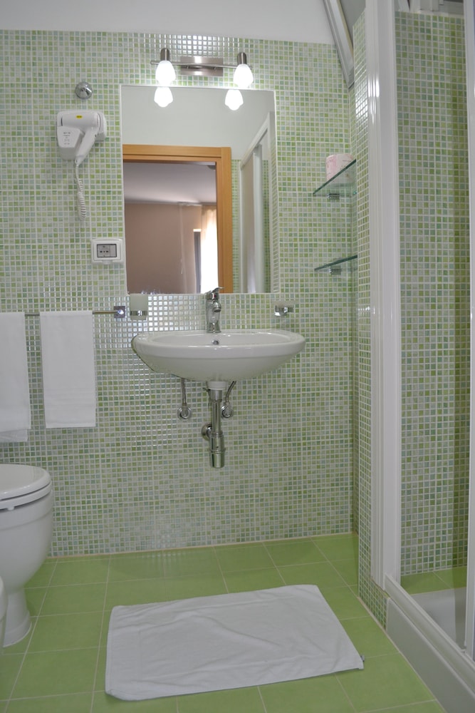 Triple Room, Balcony, Sea View - Photo 4