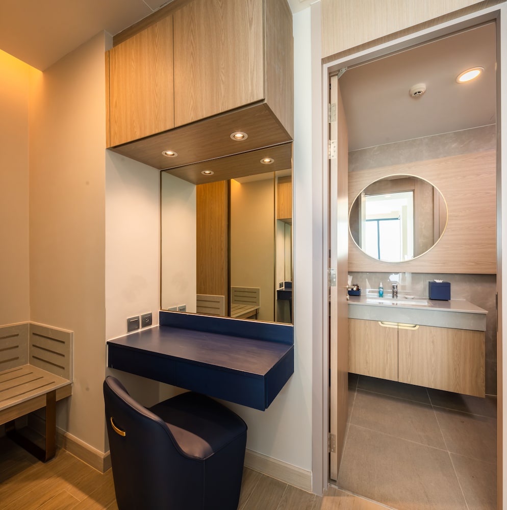 One Bedroom Suite - Photo 9