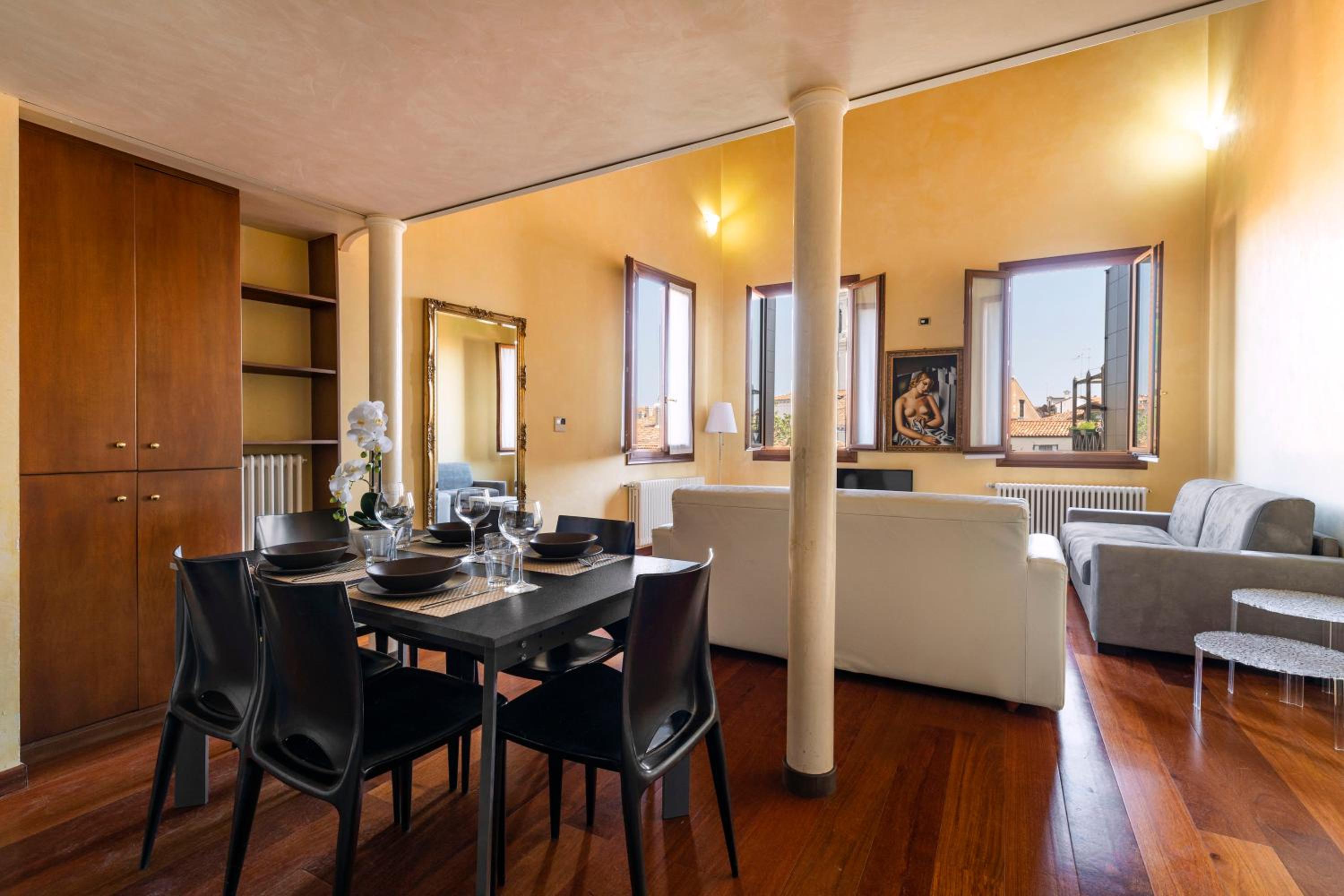 Apartment - Split Level with 2 bathrooms photo 1