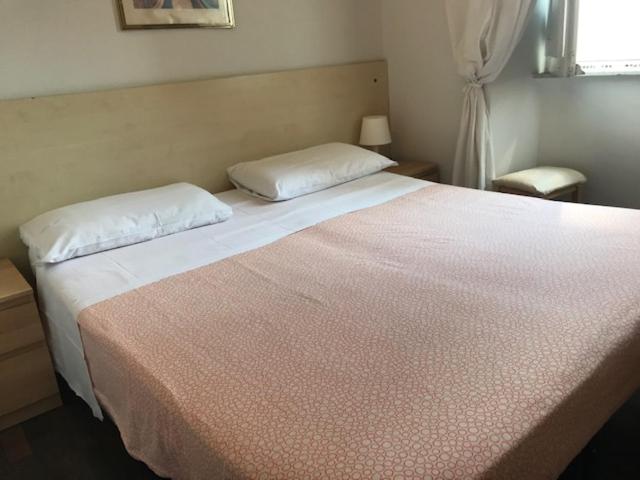 Small Double Room with Shared Bathroom photo 1