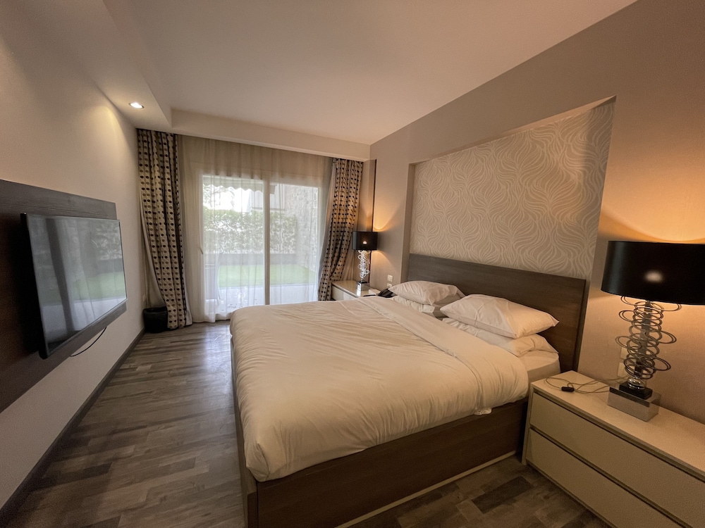 Deluxe King Studio Apartment