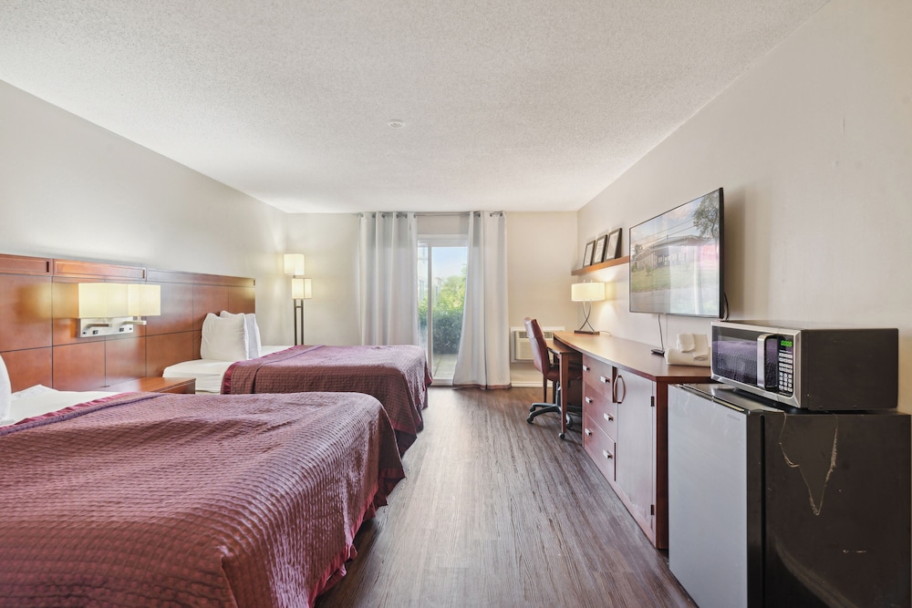 Deluxe Room, 2 Queen Beds photo 1