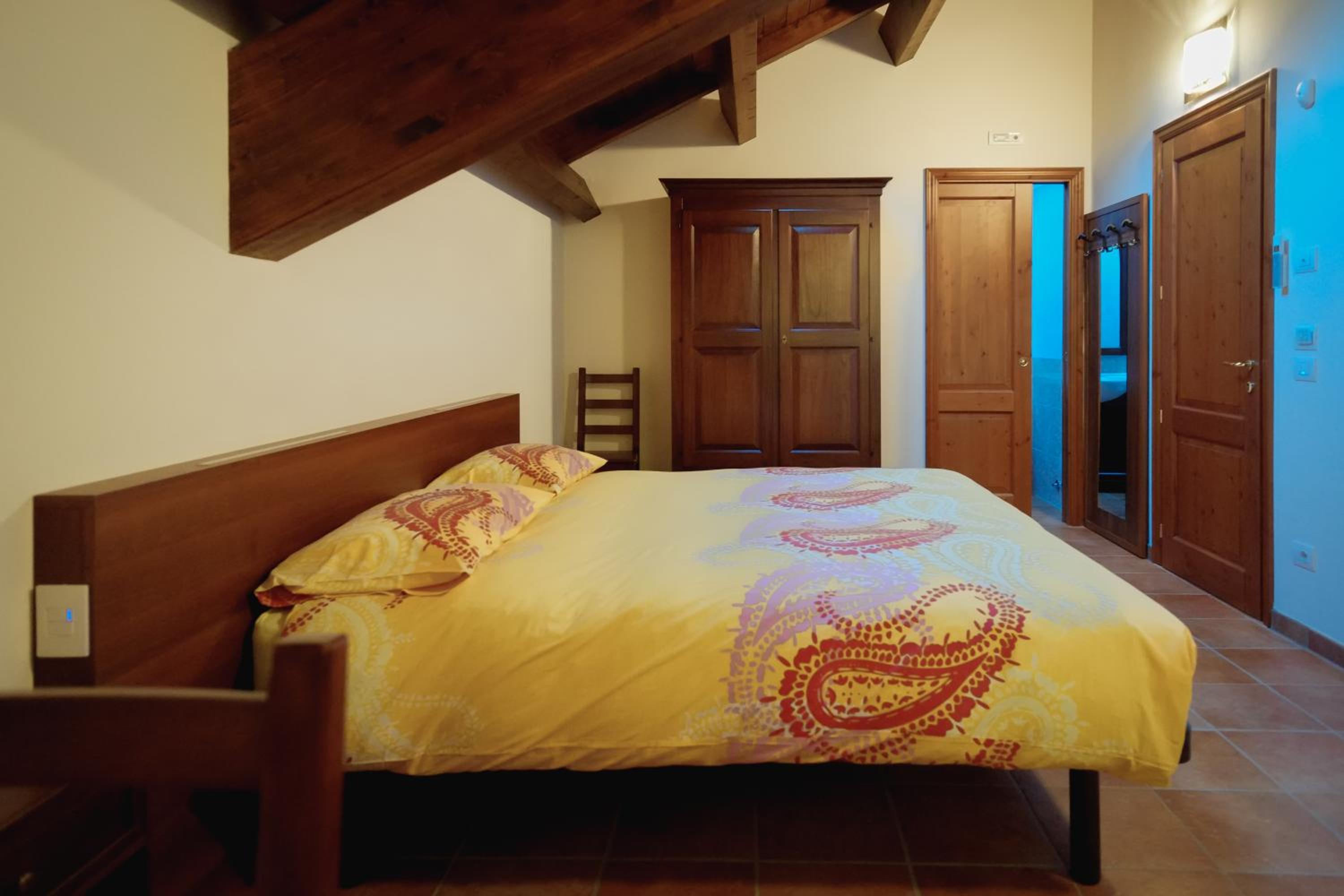 Large Double Room photo 3