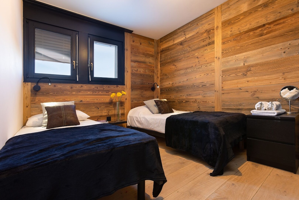 Chalet (4 Bedrooms) photo 2