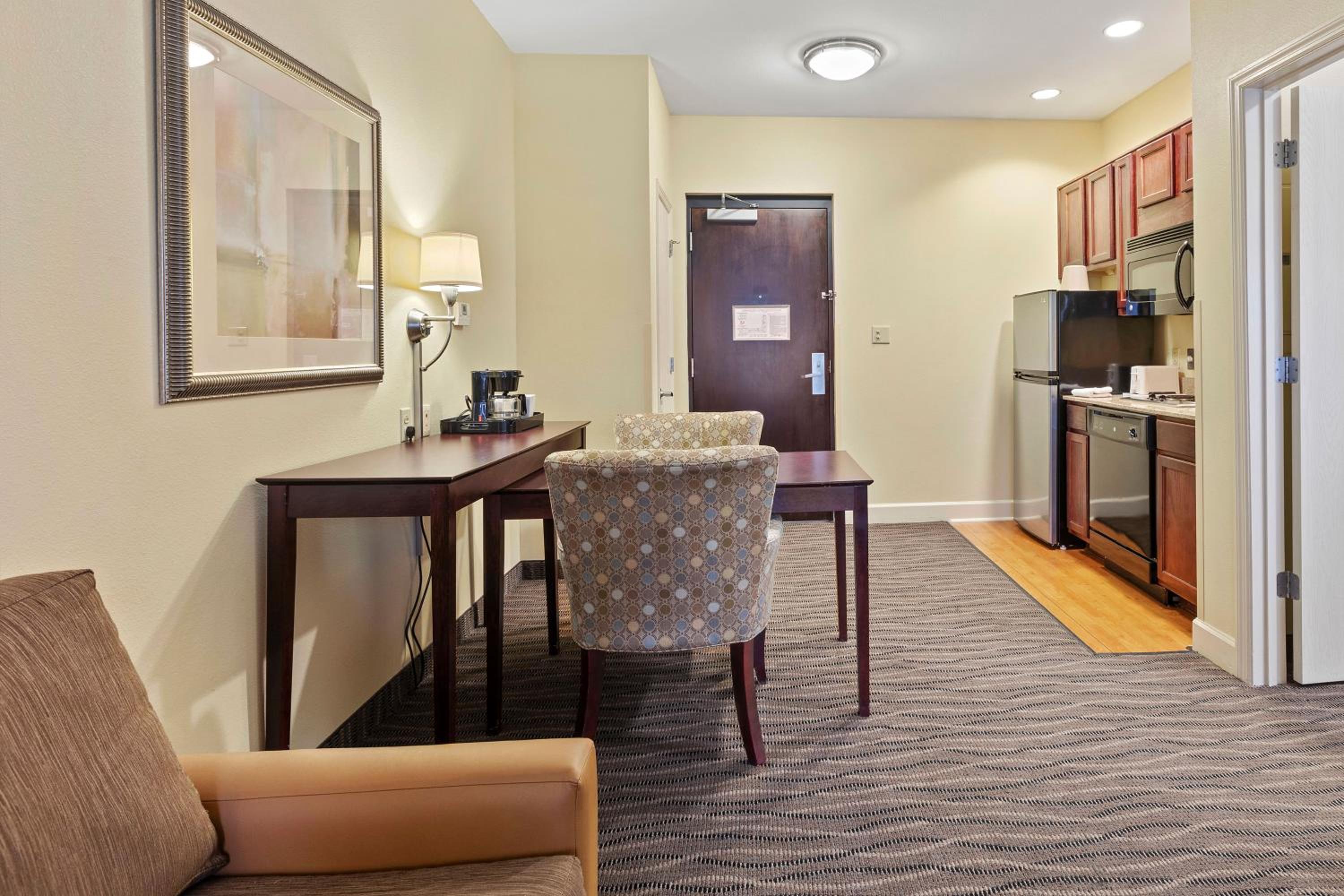 One Bedroom Suite - 1 King Bed Non-Smoking photo 3