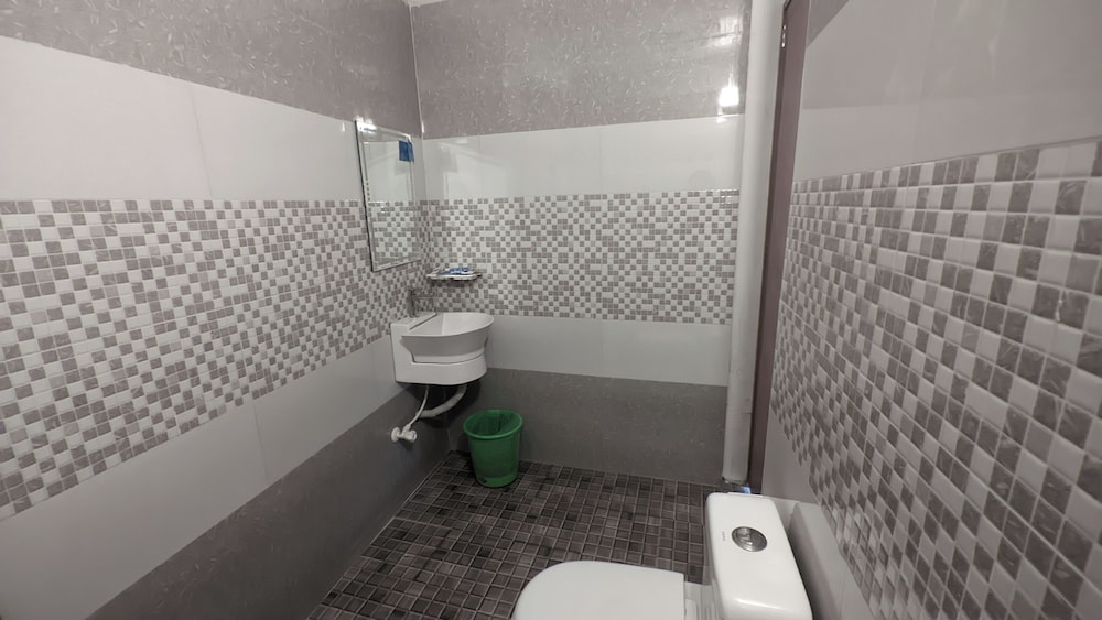 Deluxe Room - Photo 6