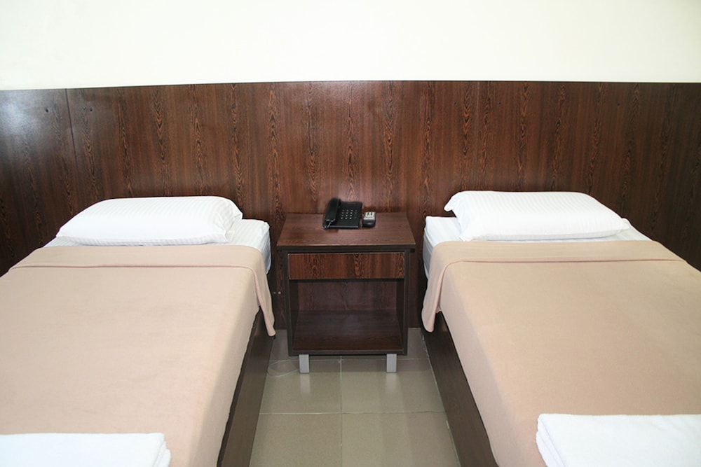 Standard Triple Room, 3 Twin Beds photo 3