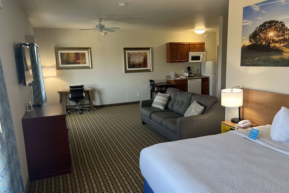 Suite, 1 King Bed with Sofa bed, Non Smoking