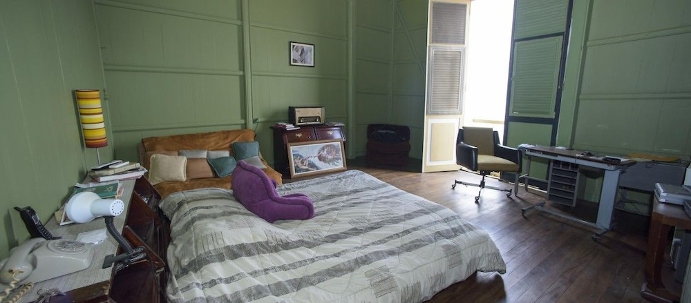 Signature Room, 1 Bedroom, Shared Bathroom (Mia) photo 1