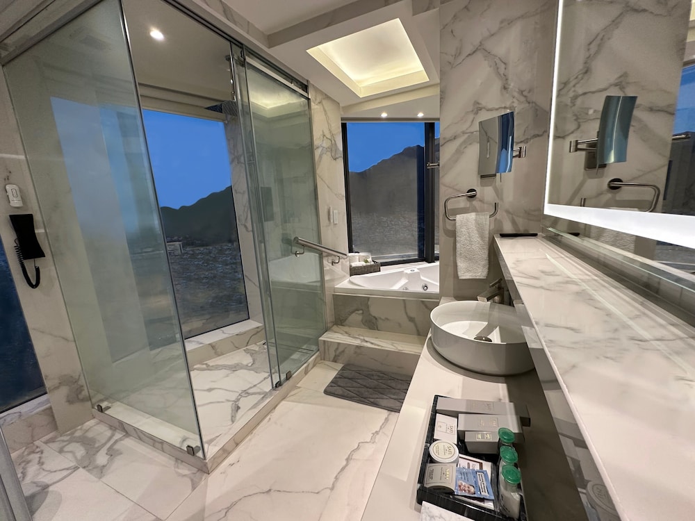 Sky Suite - Photo 5