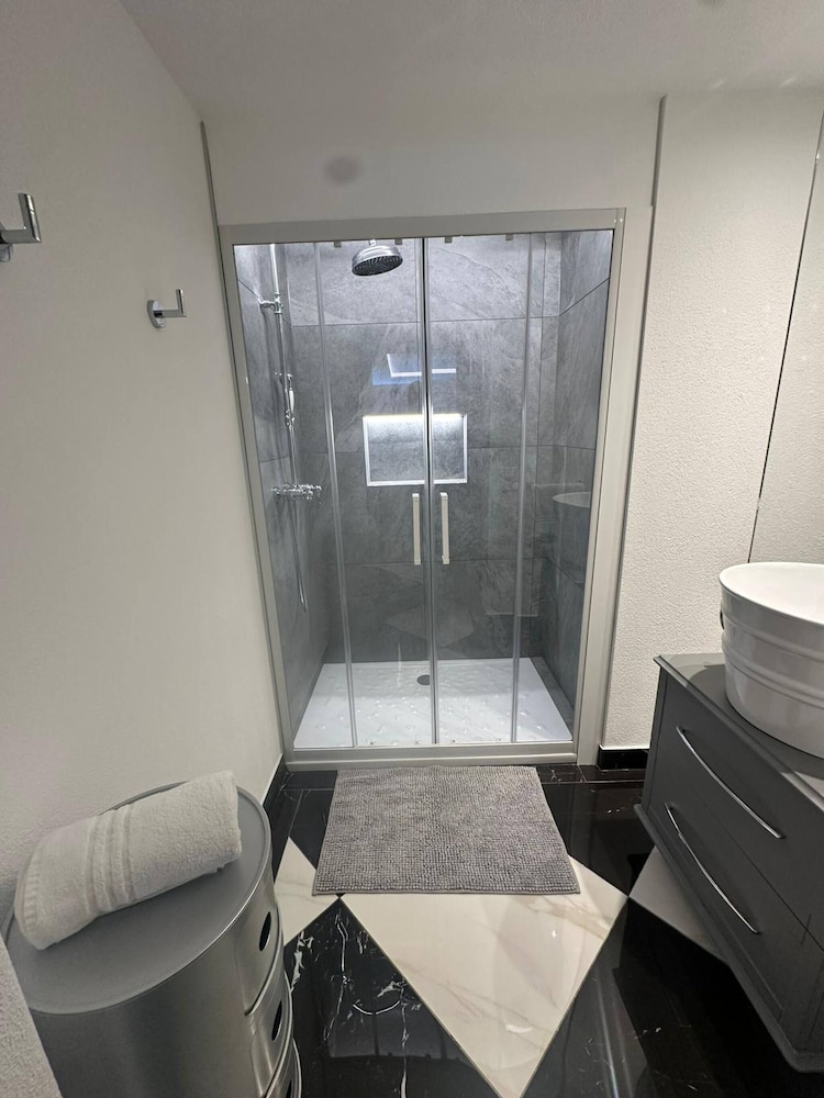 Unique Losone Apartment, 사진 6
