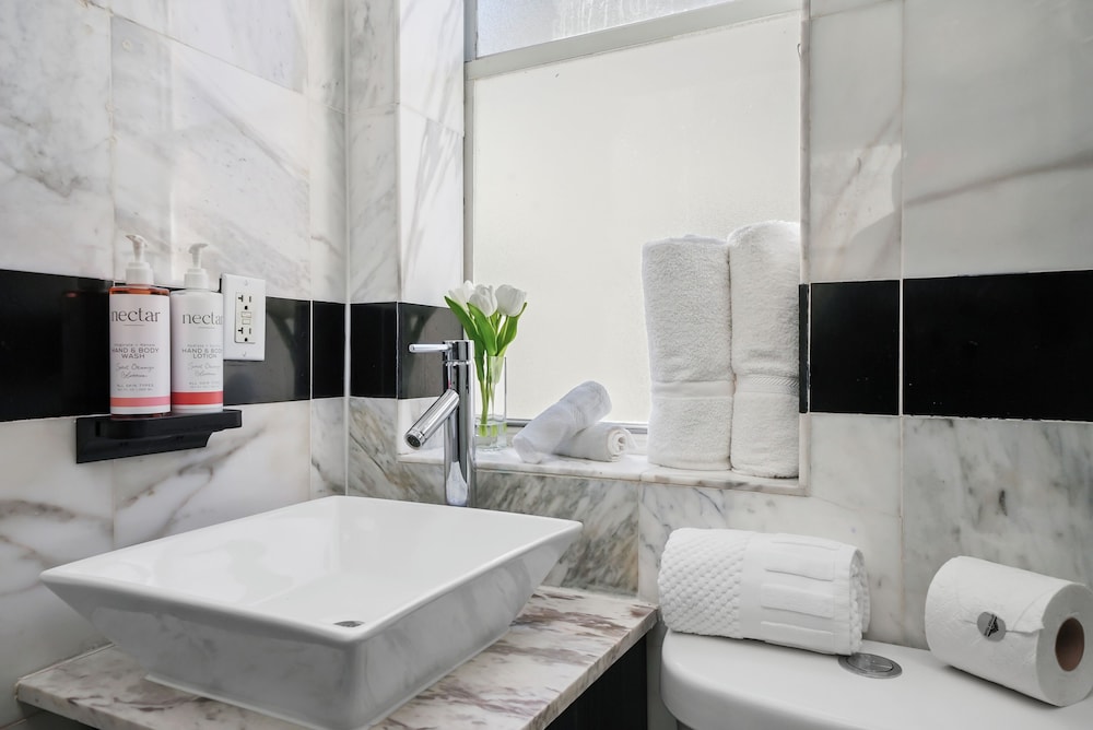 Junior King Suite - Photo 5