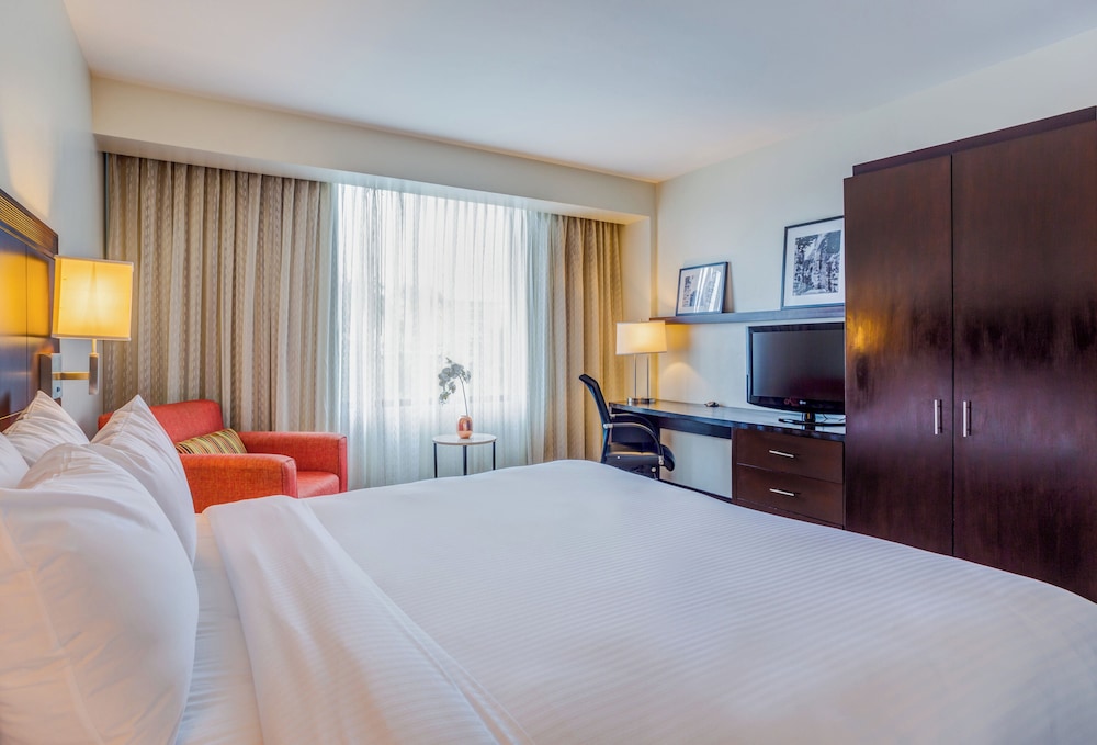Standard Room, 1 King Bed, City View - Photo 8