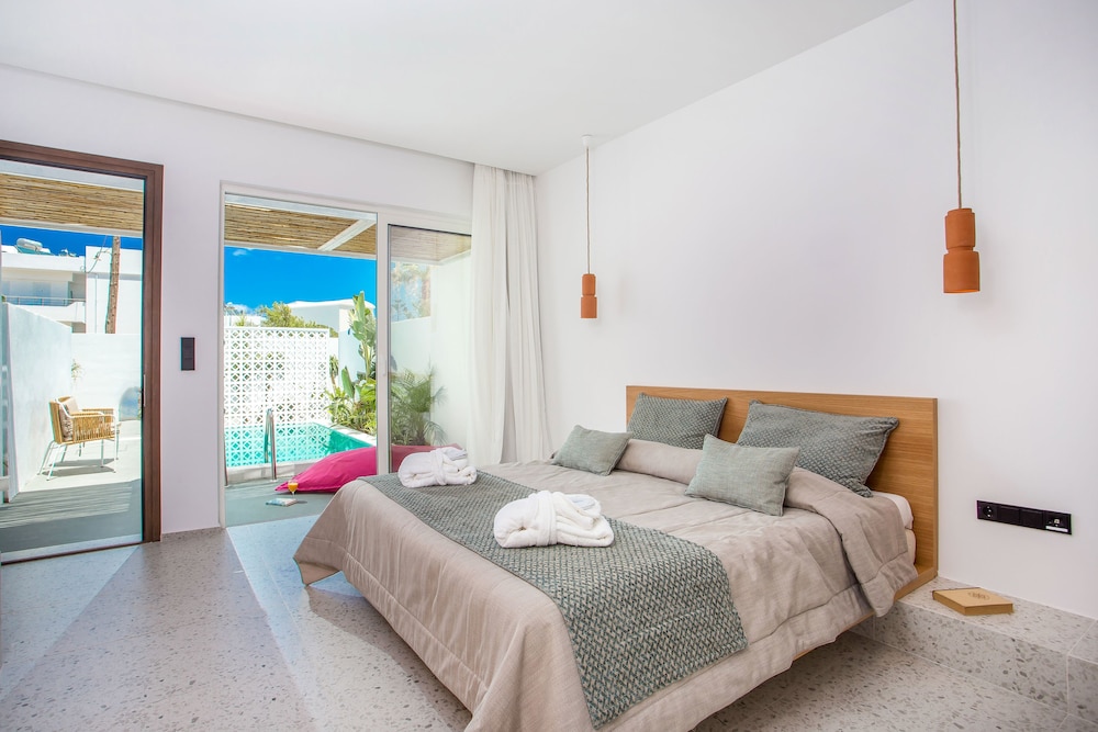 Junior Suite with Private Pool